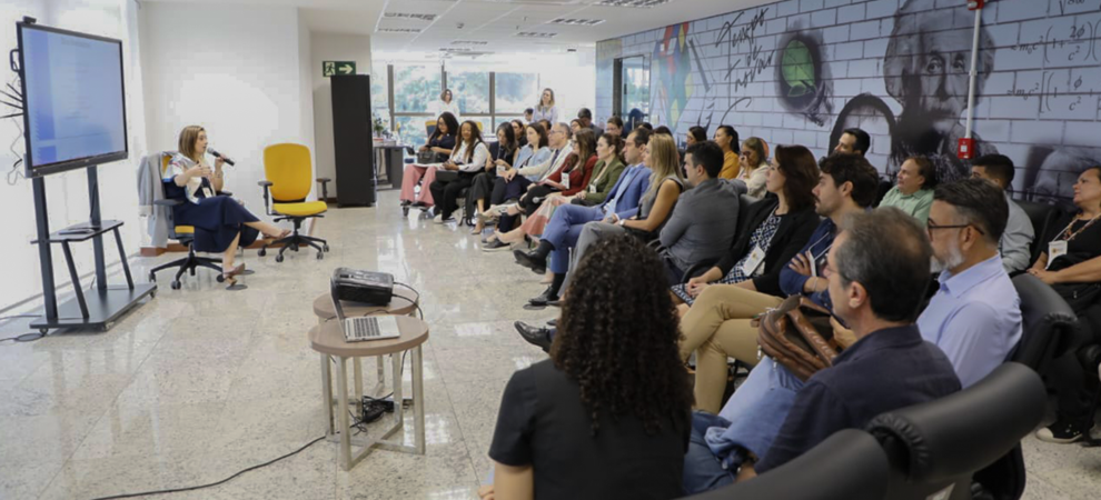 Acesse a notícia completa: II Encontro Regional destaca importância da escuta na prevenção ao assédio e à discriminação 		